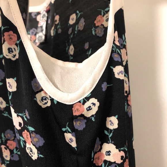 3 Stones Sleeveless Camisole Black floral- Med - Picture 5 of 11